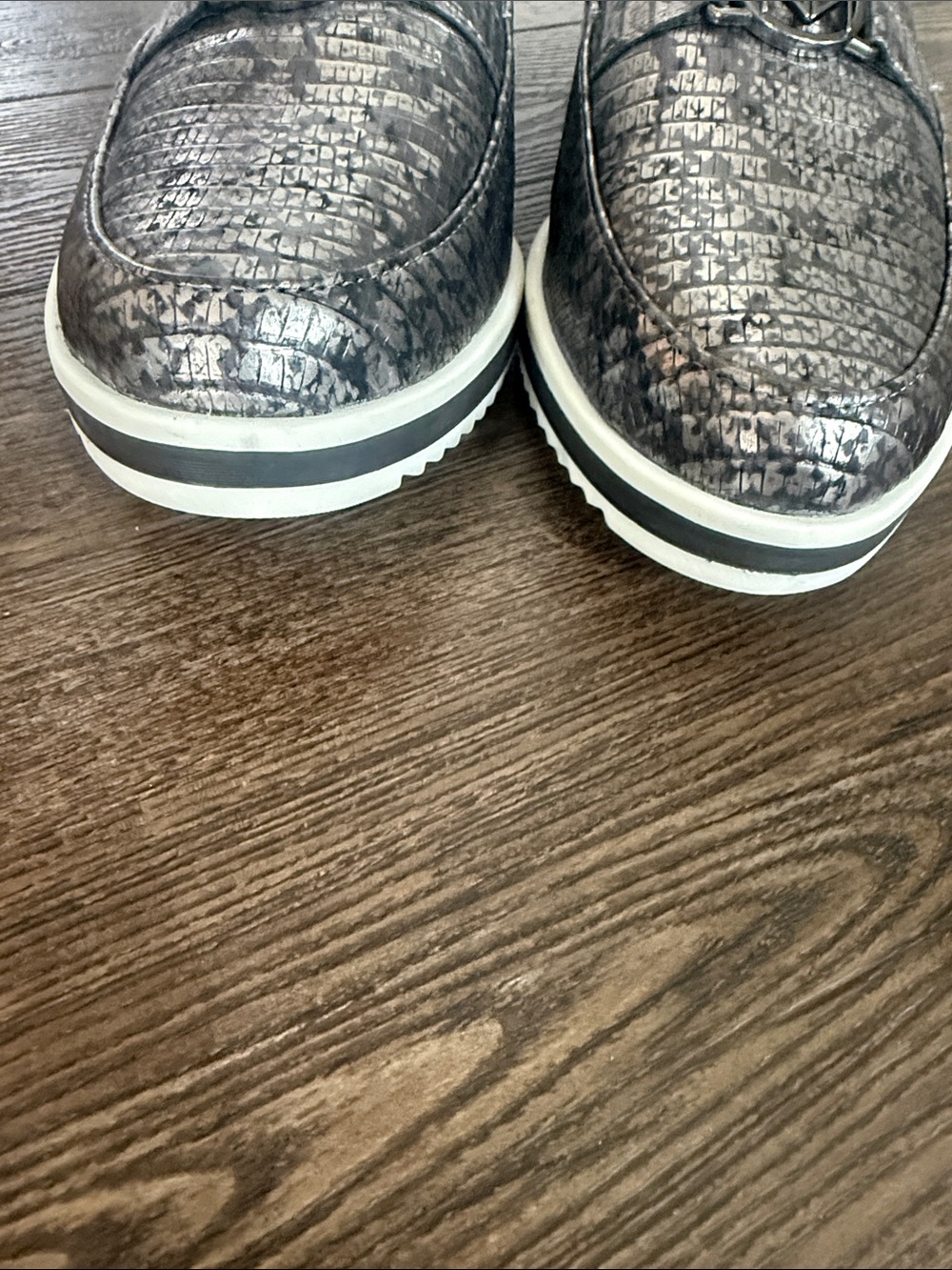 Naturalizer NWOT Metallic Silver Croc-Texture Slip-Ons 8 - Picture 2 of 9